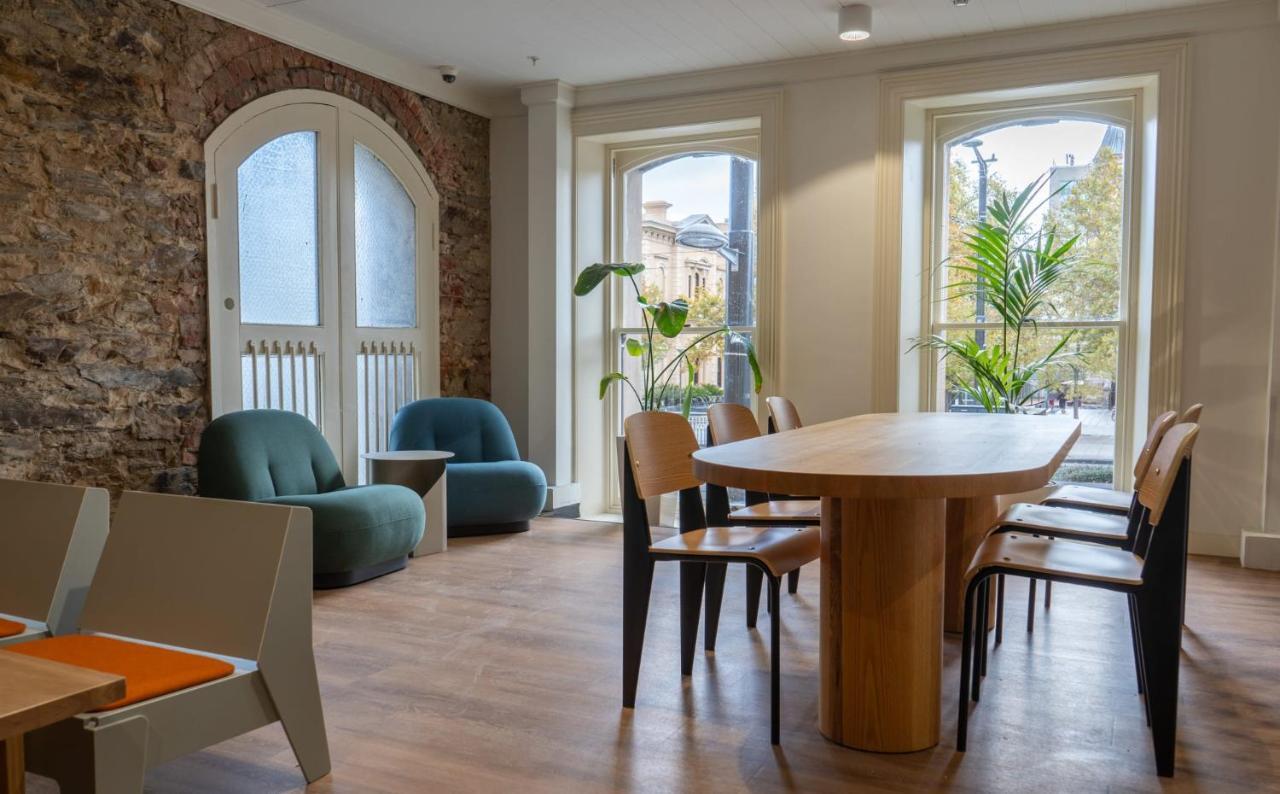 Appartamento Switch Living In The Centre Of Adelaide Esterno foto