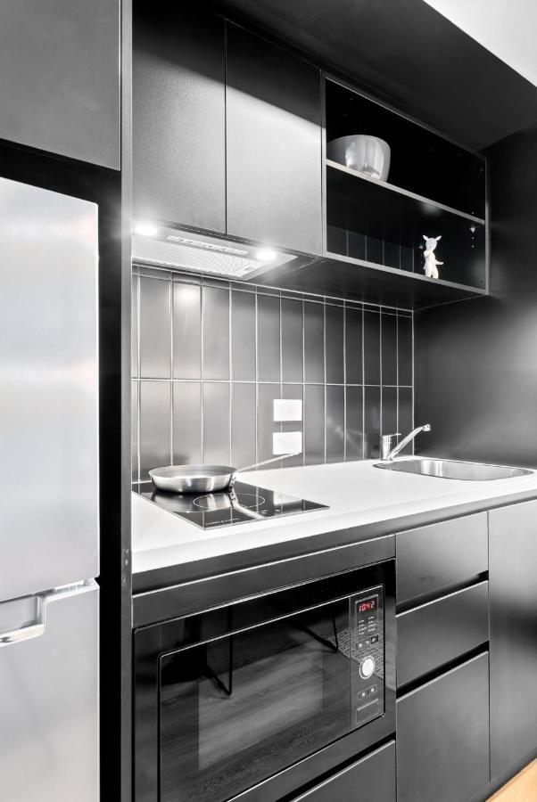 Appartamento Switch Living In The Centre Of Adelaide Esterno foto