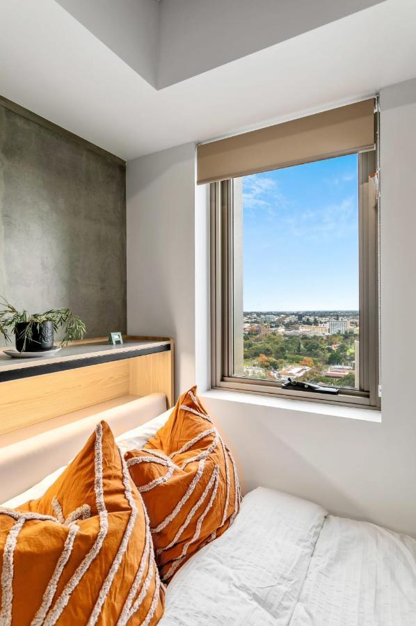 Appartamento Switch Living In The Centre Of Adelaide Esterno foto