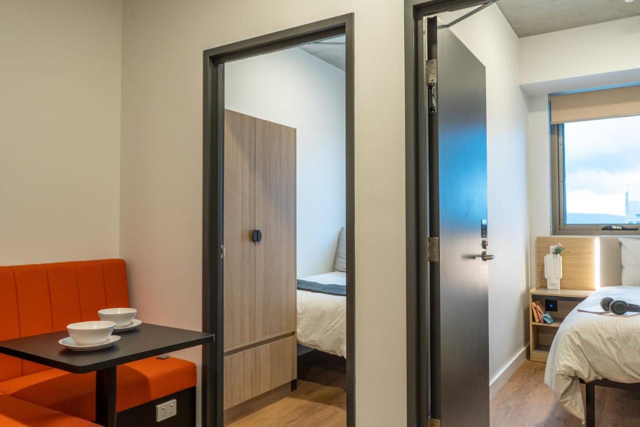 Appartamento Switch Living In The Centre Of Adelaide Esterno foto